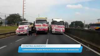 Caminhoneiros realizam protesto na Rodovia Anhanguera [upl. by Enitsugua586]