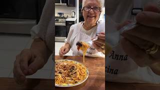 Spaghetti alla puttanesca🍝spaghetti puttanesca food italianfood cooking cook italy recipe [upl. by Kneeland]