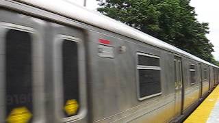 Staten Island Railway train at Grasmere [upl. by Petrie411]