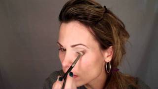 Basic eye makeup look deep set hoodedsmall or close set e [upl. by Gonzalo]