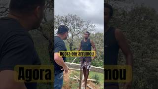 É cada um que chega nessa obra comediabrasileira obra viral humor [upl. by Noynek]