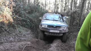 Nissan Terrano II 27 Td Lolo subiendo pista con rodera 113 Club 4x4 [upl. by Chance]