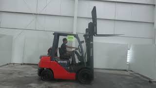 MONTACARGAS HOMBRE SENTADO TOYOTA 5000 LB GAS LP  Toyota Forklift Drive [upl. by Hgielrak]