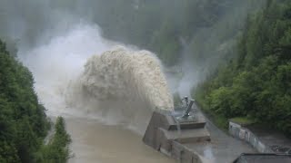 Hochwasser Steyr Staumauer Klaus Schleuse voll geöffnet Juni 2013 c [upl. by Aushoj]