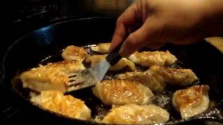 How to Cook Gyoza  Regular and Traditional Style [upl. by Joelynn572]