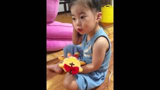 Yebin Plays With Her Hana하나 하나와 노는 예빈이 [upl. by Adigun]