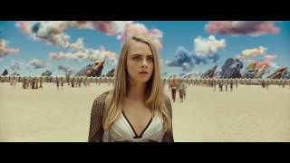 Valerian and the City of a Thousand Planets  Gets Spotted official clip [upl. by Dine]