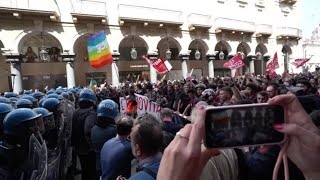 Primo Maggio Torino cariche della polizia sui manifestanti [upl. by Mariam]