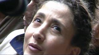 Reportage  12 juillet 2008  lexotage Ingrid Betancourt prier Marie à Lourdes pour lui dire merci [upl. by Peterman]