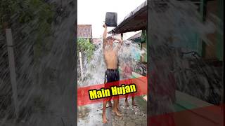 Demba dan temen temen mandi Hujan shorts comedy [upl. by Anawd]