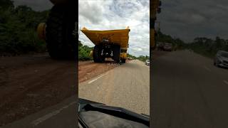 Dump truck sebesar ini tidak seperti biasanya Masak ban belakang cuma satu satu [upl. by Shipley]