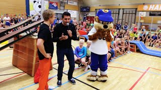 Gymsport TV  Het Grote Gymfeest 2014  Met Epke Zonderland op bezoek in Volendam [upl. by Nivak256]