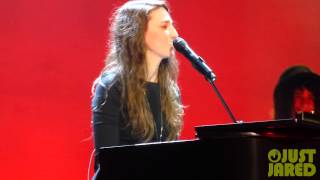 Sara Bareilles Does Push Ups Before Singing quotGonna Get Over Youquot  Berkeley CA 81414 [upl. by Polly185]