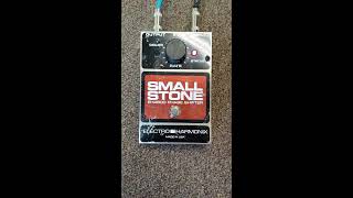 Maniac Marks 19th Auction  Lot 139  Electro Harmonix Small Stone EH4800 Phase Shifter [upl. by Mahalia]