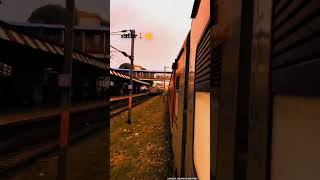 Der se aana jaldi Jana ye saheb ye thik nhi india railway train trip blogger viralvideo [upl. by Cardie]