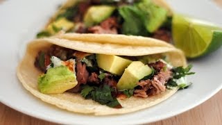 TACOS DE CARNITAS  Cómo Hacer Tacos de Carnitas con Salsa de Cilantro y Limón  SyS [upl. by Kale474]