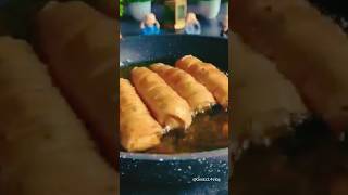 समोसा रोल रेसिपी ।।😋 samosa rool food trending new recipe shortsfeed viralvideo [upl. by Ecirtahs]