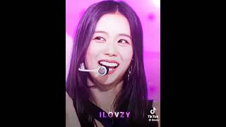 Jisoo fan pra loo [upl. by Sipple]