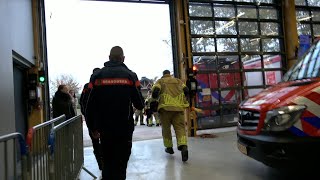 Aankomst Brandweer Urk bij nieuwe kazerne  En een melding voor Brandweer Urk tijdens de opening [upl. by Bittencourt]