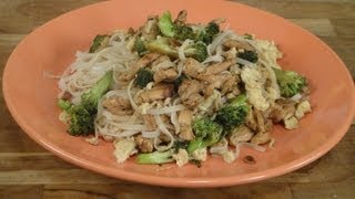 Stir Fried Chicken with Rice Noodles  Sanjeev Kapoor Khazana [upl. by Poul]