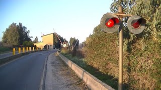 Spoorwegovergang Simaxis I  Railroad crossing  Passaggio a livello [upl. by De Witt429]