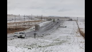 Starke Schneefälle sorgen für Verkehrschaos in Südafrika [upl. by Nnahteb120]