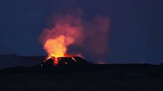 Vulkanausbruch auf der Halbinsel Reykjanes Sundhnúksgígar [upl. by Nnayrrehs]