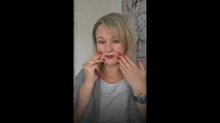 Lippenstift 💄hygienisch im Geschäft testen💋 [upl. by Adnauq40]