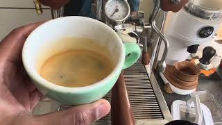 Niche zero vs Mazzer Super Jolly new 233M burrs [upl. by Leakim]