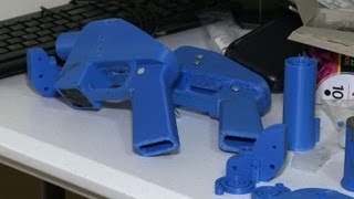 Fabriquer son pistolet avec une imprimante 3D [upl. by Norval19]