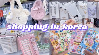 shopping in korea vlog 🇰🇷 accessories amp stationery haul 🐰 daiso cute finds 다이소 신상 [upl. by Eilzel979]