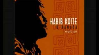 Habib Koite amp Bamada  Din Din Wo Little Child STEREO [upl. by Kinnon]