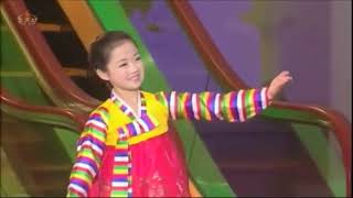 North Korean Girl Singing quotMy country is the bestquot 北朝鮮少女独唱「私の国が一番いい」 [upl. by Noby418]