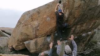 Boulder Totoralillo quotBlanqueate el hoyoquot V78 [upl. by Eniretac]