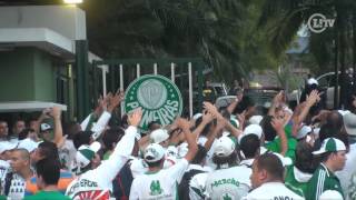 Torcida do Palmeiras protesta antes de votação por novo presidente [upl. by Willett]