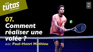 Comment réaliser une volée   Tuto Tennis Technique 7 avec PaulHenri Mathieu  FFT [upl. by Paddie]