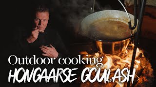 Het Ultieme Outdoor Cooking recept Hongaarse Goulash  Kolenboertje Outdoor [upl. by Urbannai]