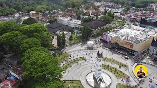 MAIN DRONE DI JAM GADANG BUKIT TINGGI [upl. by Plath]