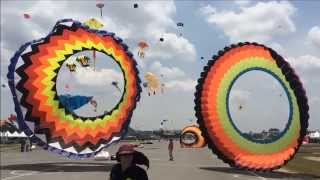 Bintulu International Kite Festival 2014  By Team Impian [upl. by Kylila]