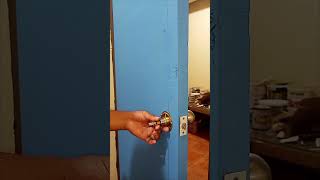 Paano Mag Palit Ng Door Knob Tagalog [upl. by Elyse]