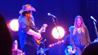 Morgane Stapleton along side Chris Stapleton cries overwhelmed by crowd singing along to Traveller [upl. by Ahsiemak707]