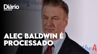 Alec Baldwin é processado por homicídio culposo por morte de diretora Halyna Hutchins [upl. by Nickolaus725]