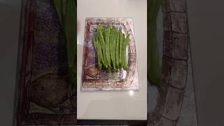 How to trim green beans quickly Clean and prepare flat beans easily before cooking cookingtips [upl. by Lotsyrc]