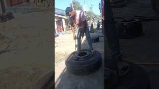 tyre rim lock out videotyer khola videotyre kholneka video [upl. by Patricia]