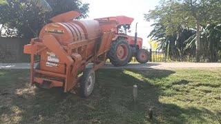 Harman thresher 6 fan tractor video tractorvideo mahindratractor farming [upl. by Suriaj859]