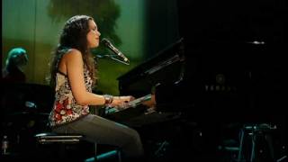 Norah Jones  She Live [upl. by Aioj]