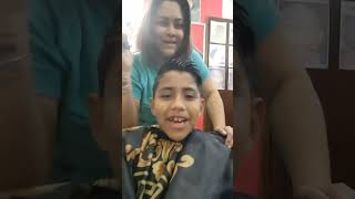 Cortandome el pelo con mi mami hamurisbarber CORTATE EL PELO CON hamuris barber [upl. by Minna]