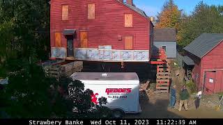 Hydraulic lifting a house at Strawbery Banke NH Oct 11 2023 [upl. by Nnael990]