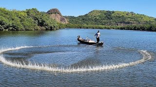 ESSA TARRAFA DEIXA OS PEIXES SEM SAÍDA  pesca com tarrafa pano de rede RP redestarrafa [upl. by Vizzone]