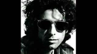 Andrés Calamaro  Los dientes apretados [upl. by Donna]